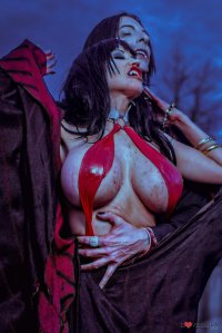 Сексуальная вампирша и Дракула - эротика