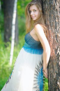 Фото ню русской девушки в лесу